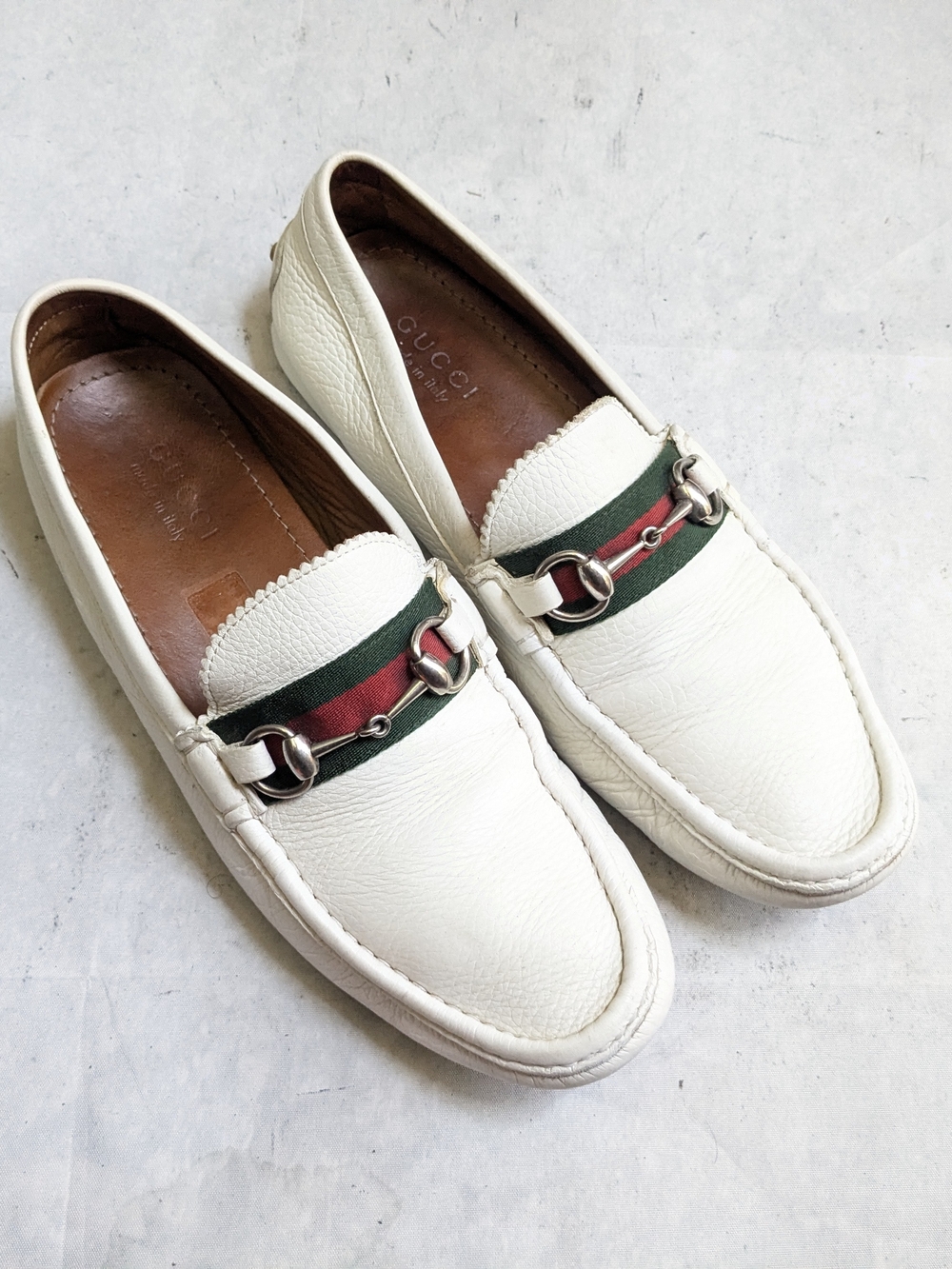 Gucci Men’s White Leather Horsebit Loafers with Green-Red Web Drivine US 10.5